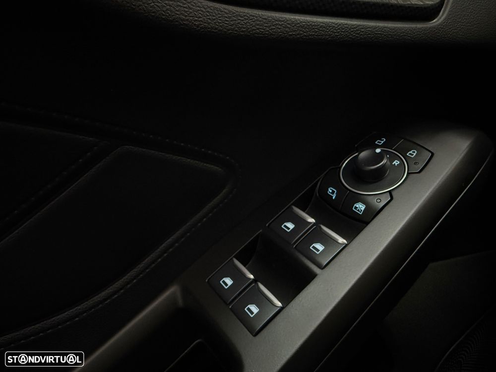 Ford Focus 1.0 EcoBoost MHEV ST-Line - 25