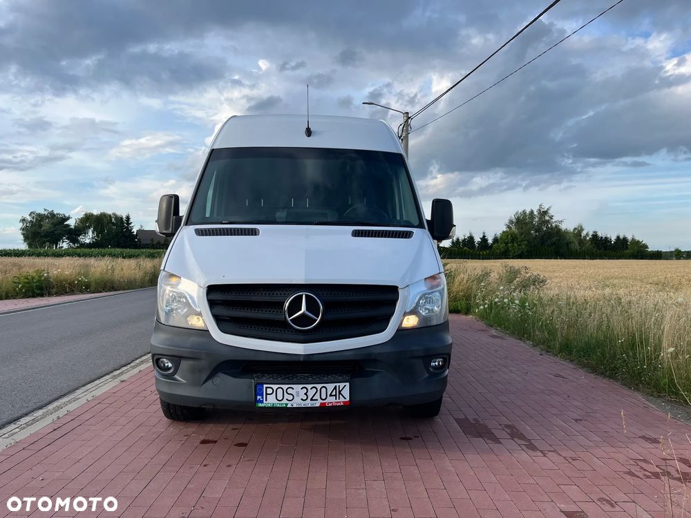 Mercedes-Benz SPRINTER 319 - 6