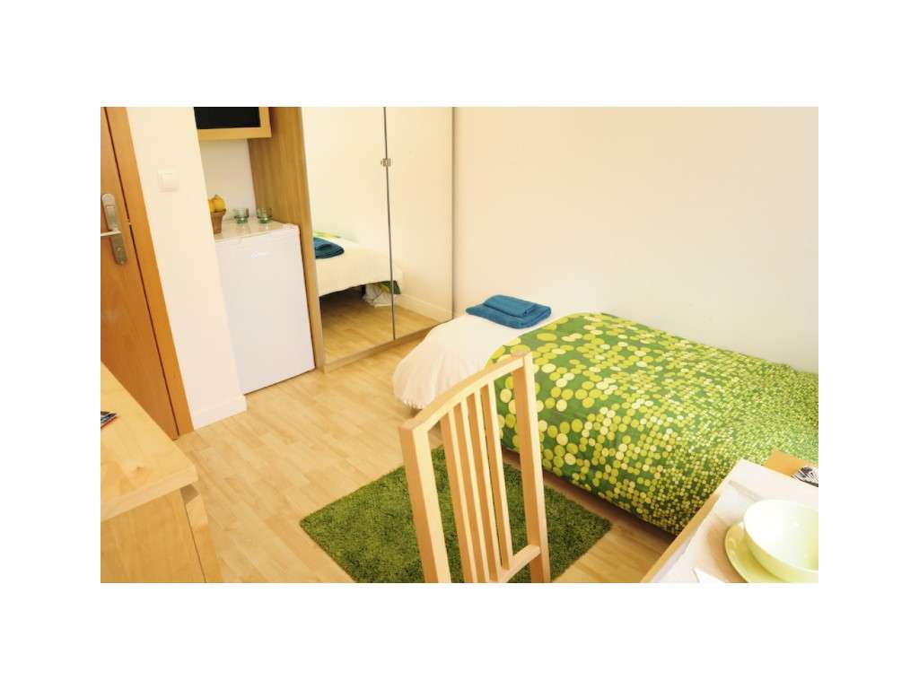 Quarto c/ despesas incluídas na Amadora - Centro - Grande imagem: 3/11