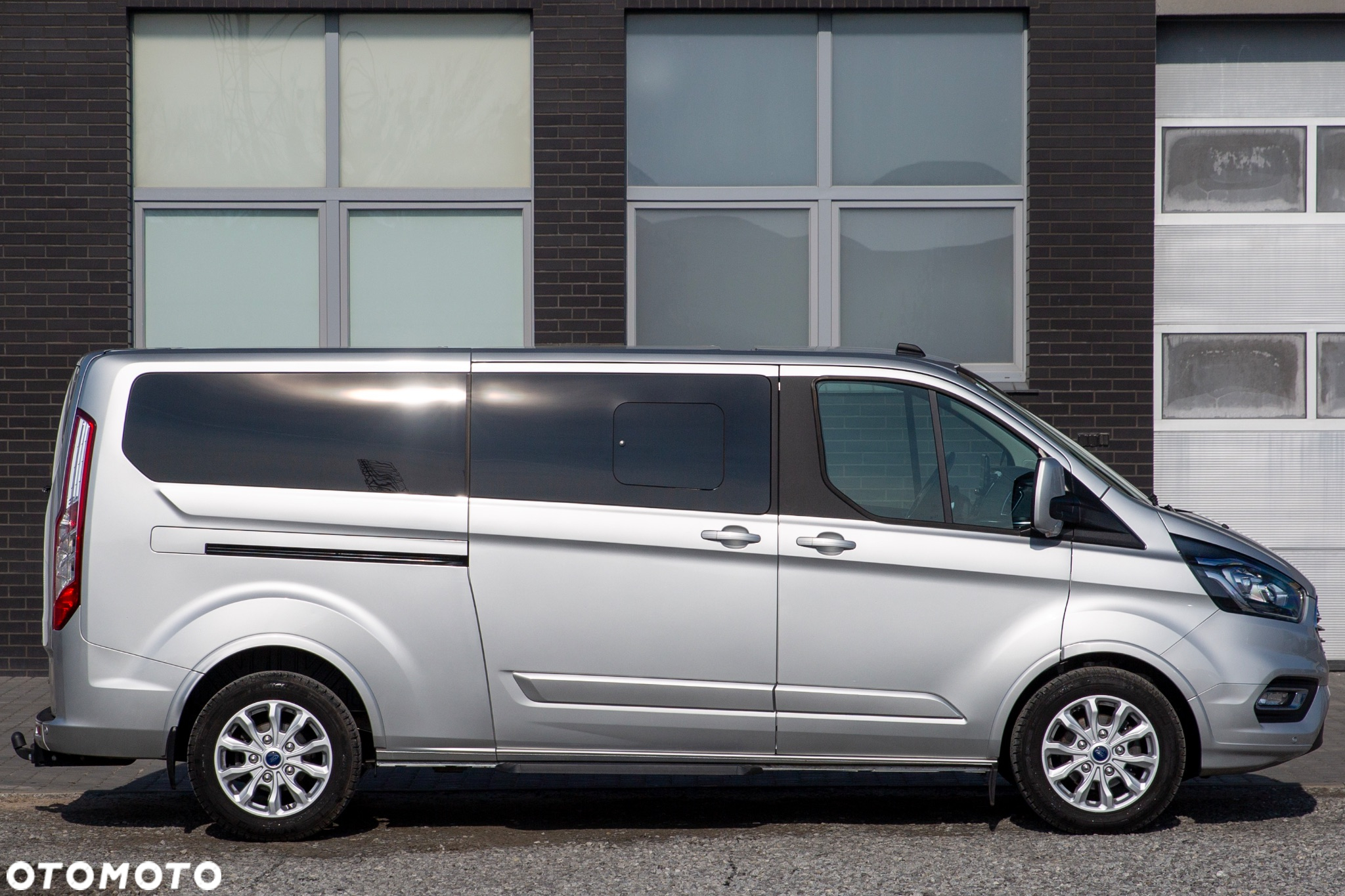 Ford Tourneo Custom - 3
