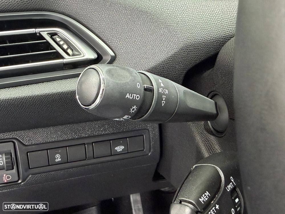 Peugeot 308 SW 1.5 BlueHDi Allure - 23