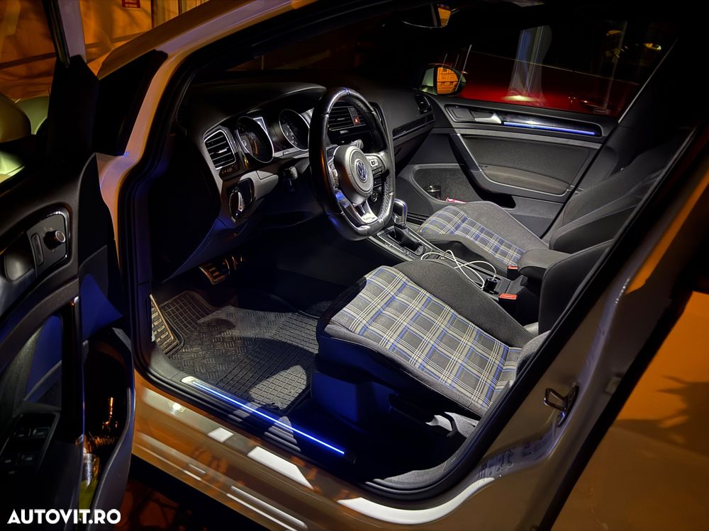 Volkswagen Golf Standard - 11