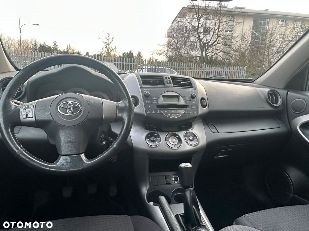 Toyota RAV4 - 13