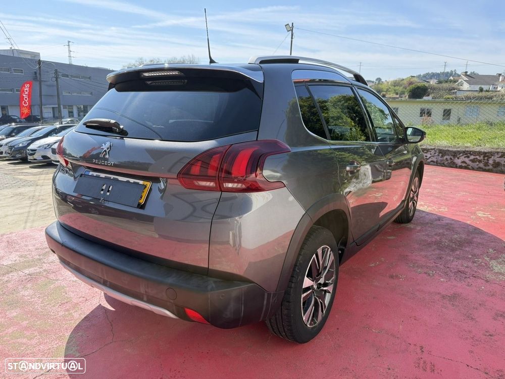 Peugeot 2008 1.2 PureTech Allure - 5