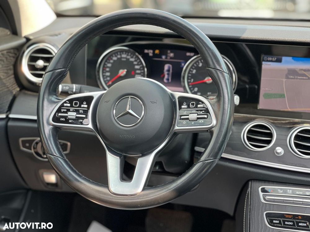 Mercedes-Benz E 200 4MATIC - 18