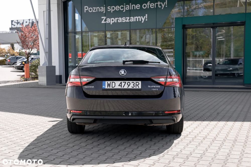 Skoda Superb 2.0 TDI 4x4 L&K DSG - 6