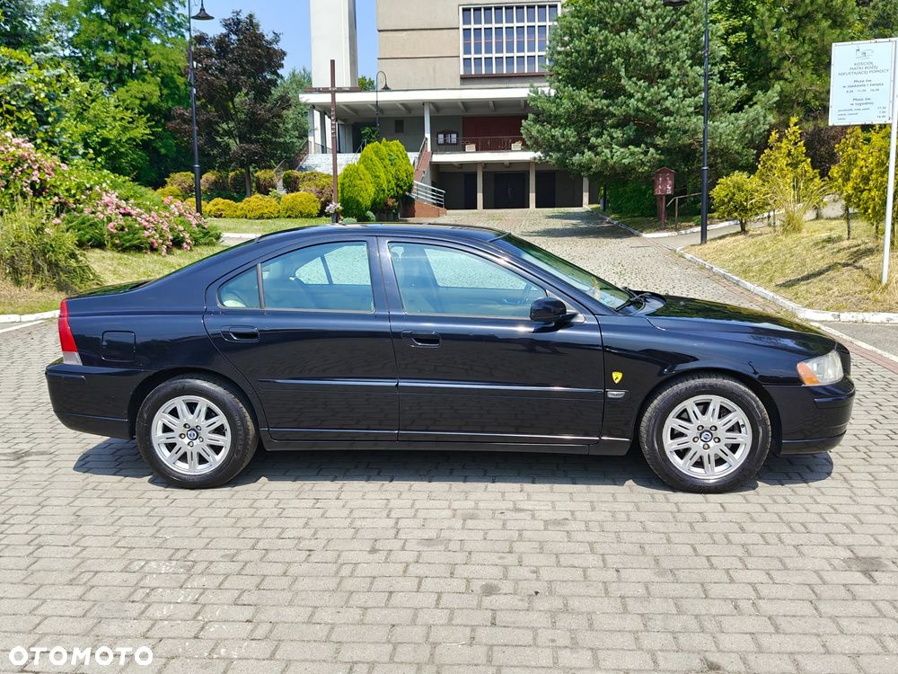 Volvo S60 2.4D5 Momentum - 5