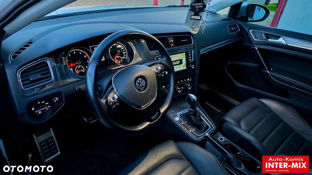 Volkswagen Golf - 32