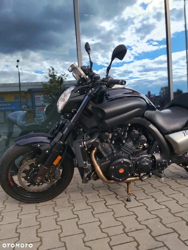 Yamaha V-MAX - 3