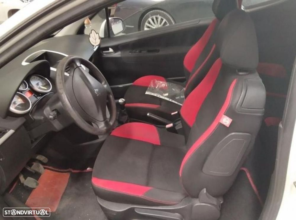 Peugeot 207 - 3