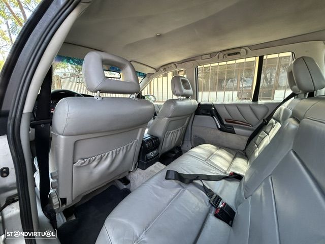 Opel Omega Caravan 2.5i V6 CD - 14