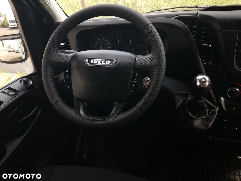 Iveco 70C18 KONTENER ROLETY BOK DO TRANSPORTU WODY 3,66x2,21x1,86 KLIMA DMC 7000KG RAMA PODWOZIE - 21