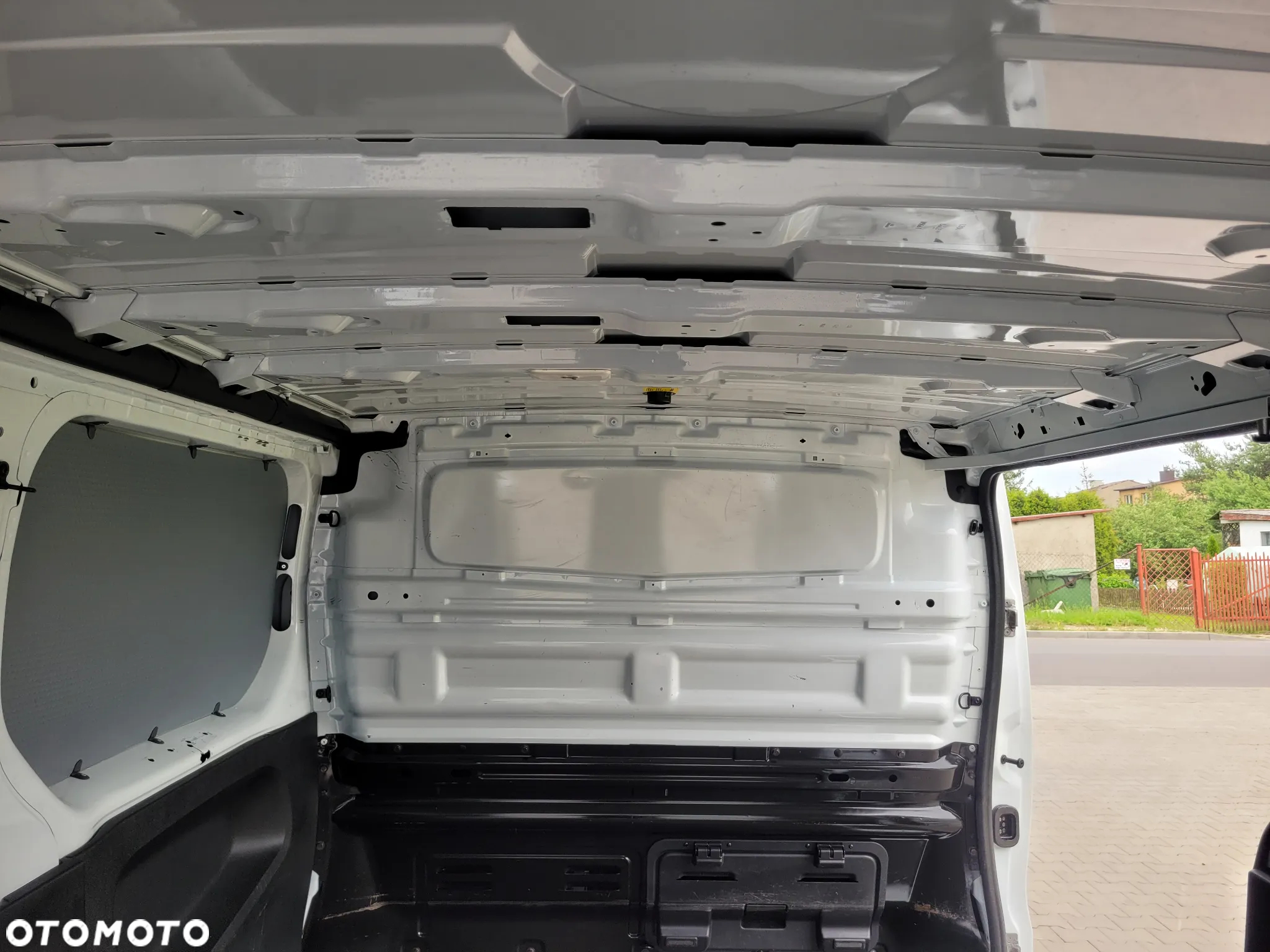 Opel Vivaro long - 16