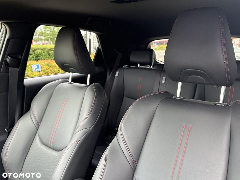 Lexus LBX 1.5 Hybrid Emotion - 12