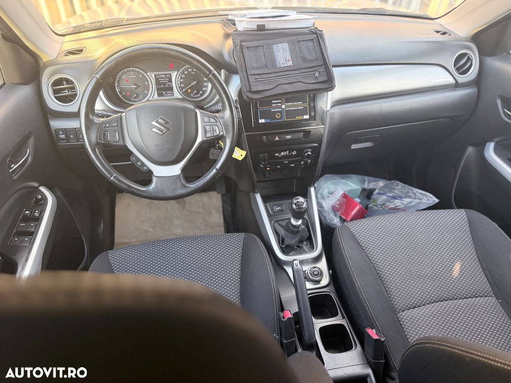Suzuki Vitara 1.6 DDIS 4X4 Luxus - 8