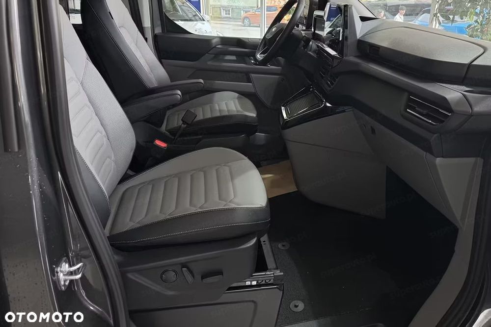 Ford Tourneo Custom - 9