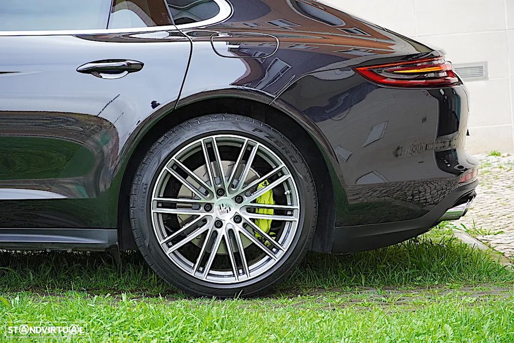 Porsche Panamera 4 E-Hybrid - 5