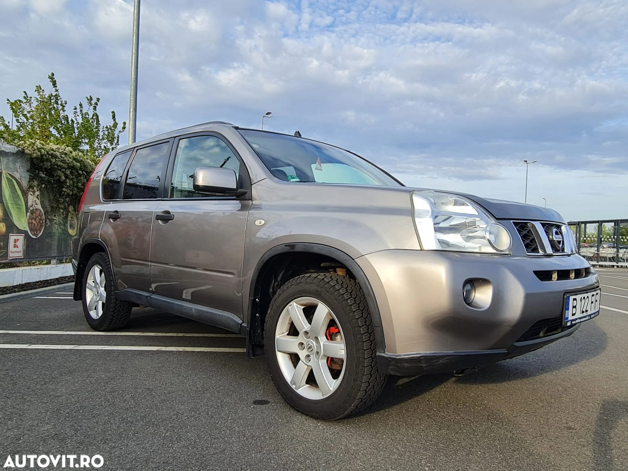 Nissan X-Trail 2.0 dCi 4x4 DPF XE - 8