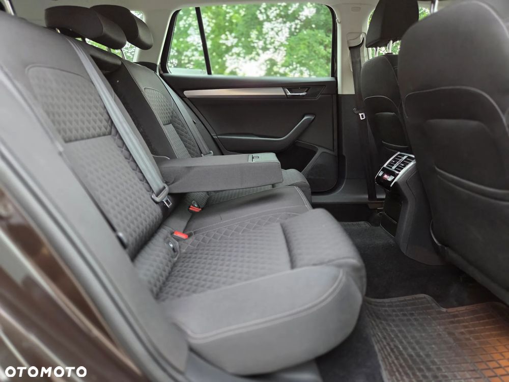 Skoda Superb 2.0 TDI Style DSG - 22