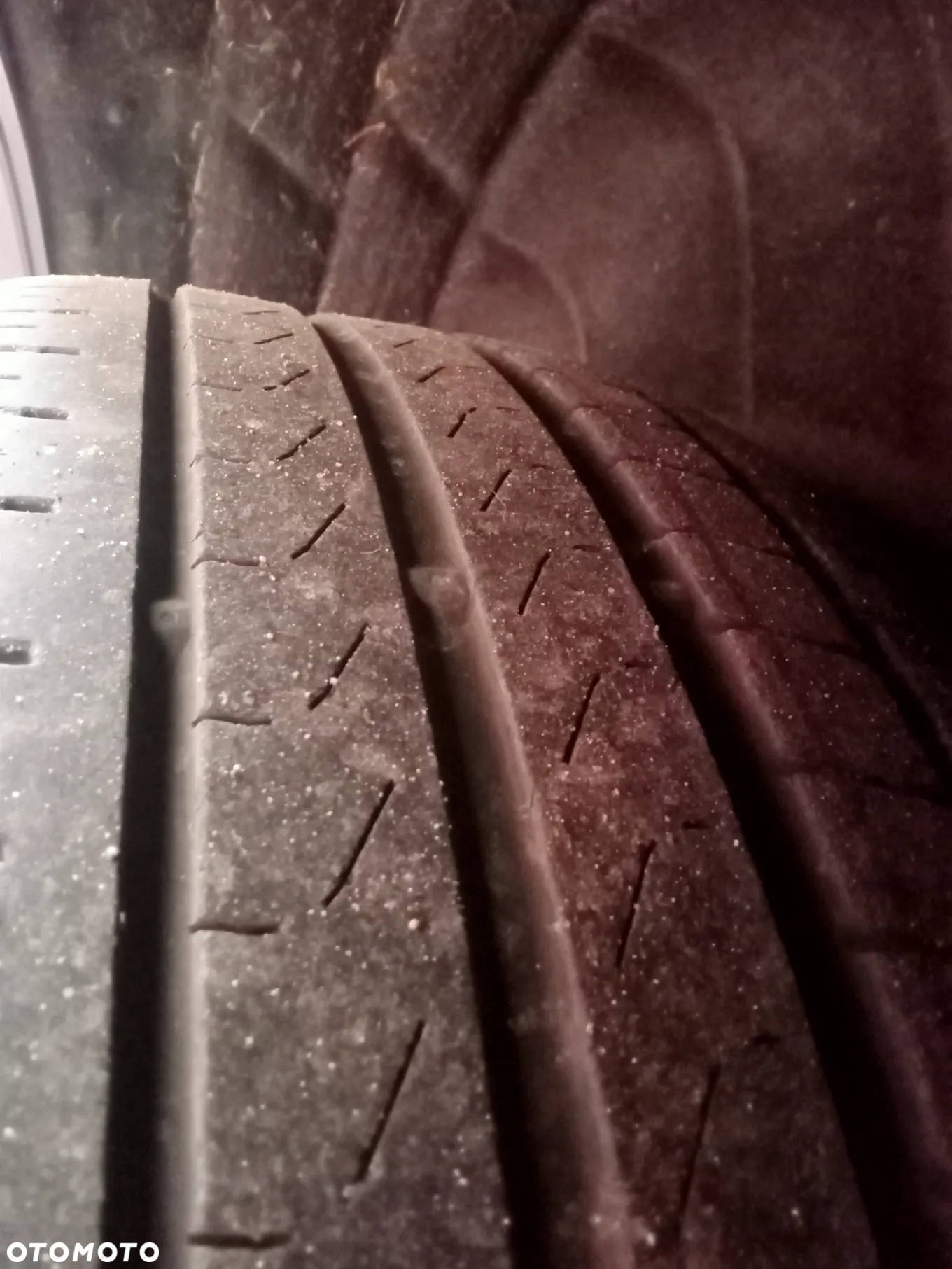 Pirelli lato 255/40/20 - 8