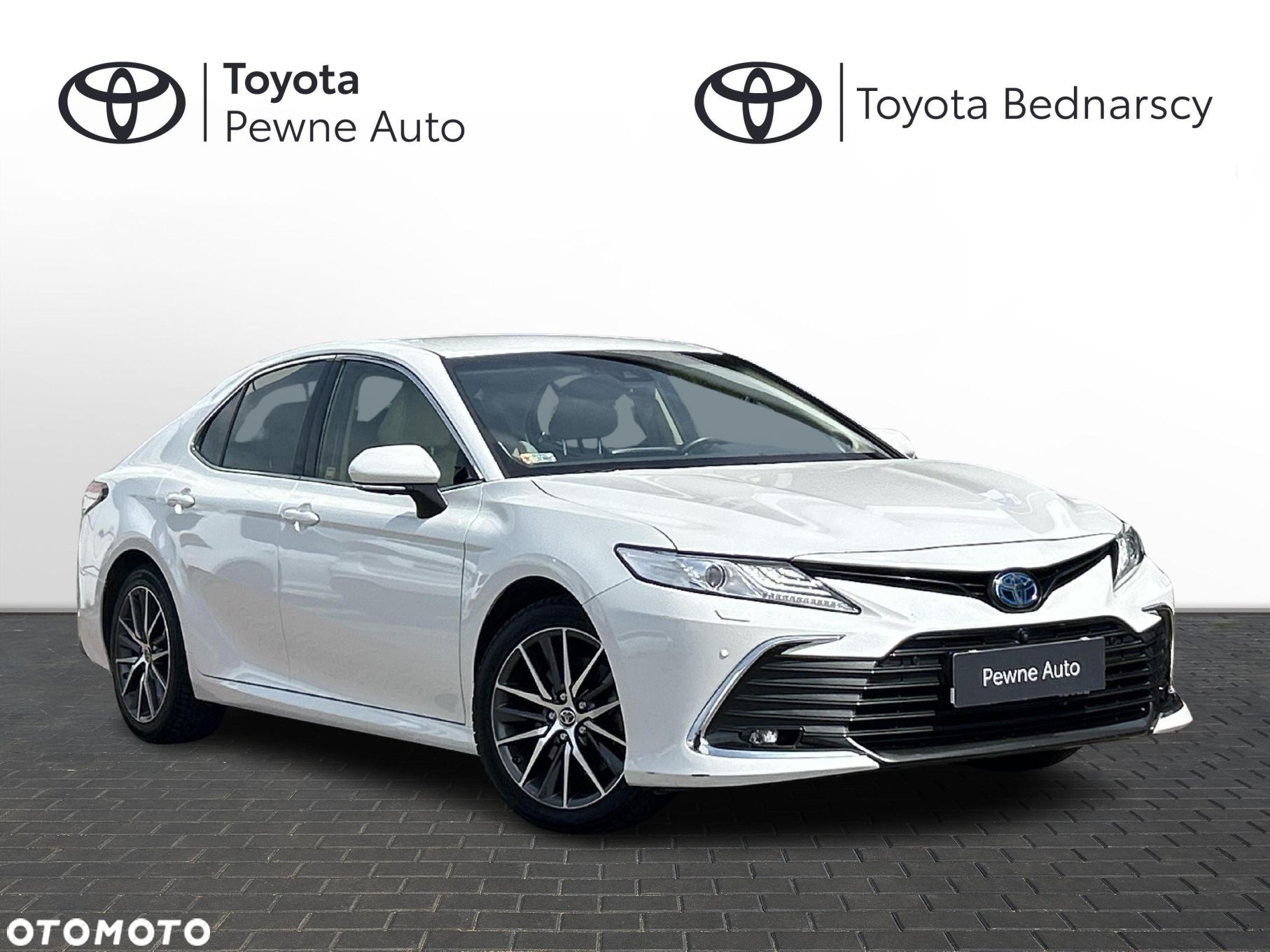 Toyota Camry - 4