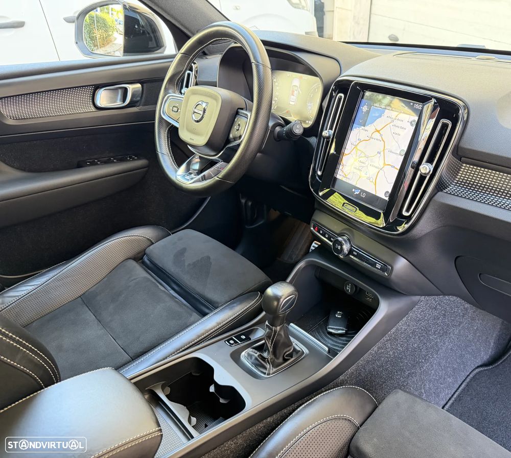 Volvo XC 40 1.5 T3 R-Design Tech Edition - 23