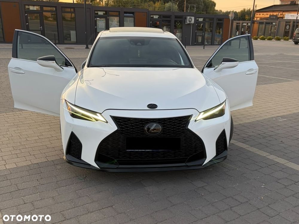 Lexus IS - 24