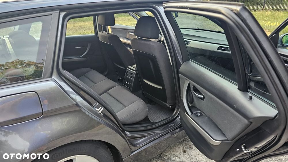BMW Seria 3 320d - 11