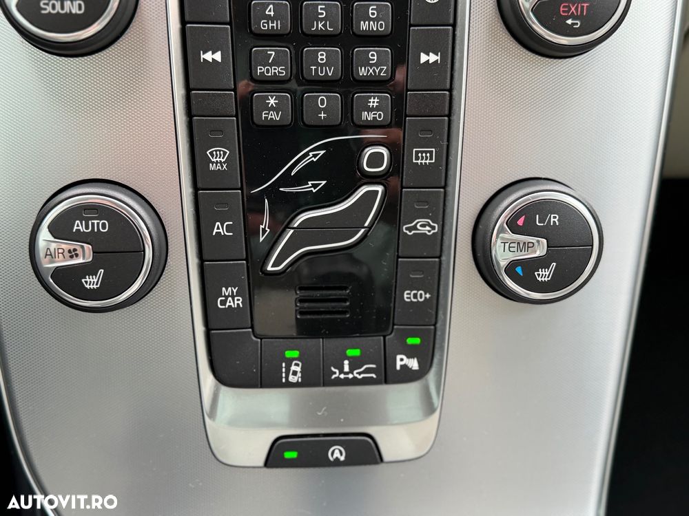 Volvo V40 D4 Geartronic Summum - 27