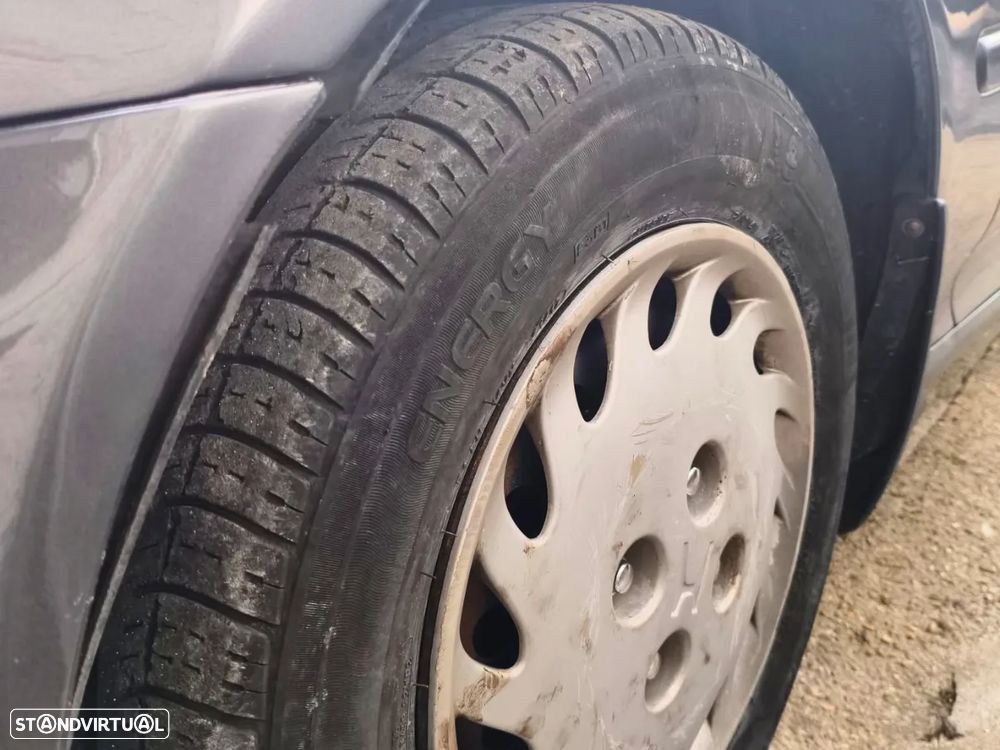 Honda Civic 1.5 LSi 16 V - 11