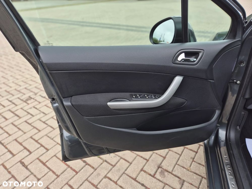 Peugeot 308 - 25
