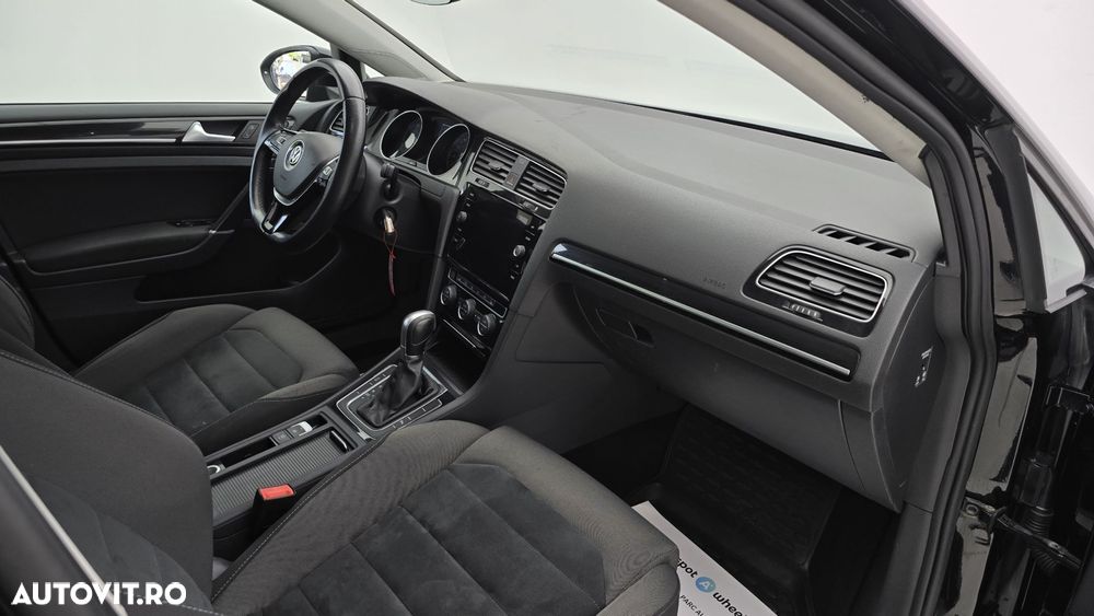 Volkswagen Golf - 20