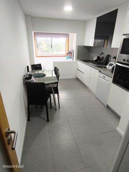T2 c/ lugar de garagem e 2 arrumos - Grande imagem: 3/12