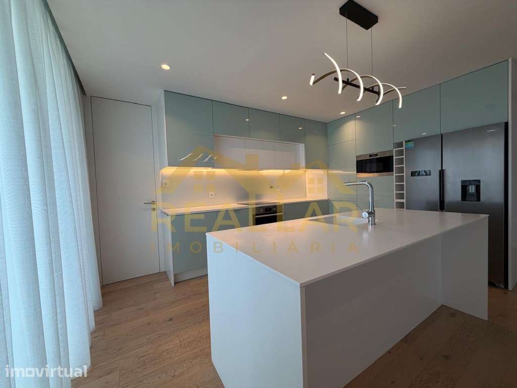 Apartamento T3 Semi-Novo no Coração de Vila do Conde - Grande imagem: 3/26