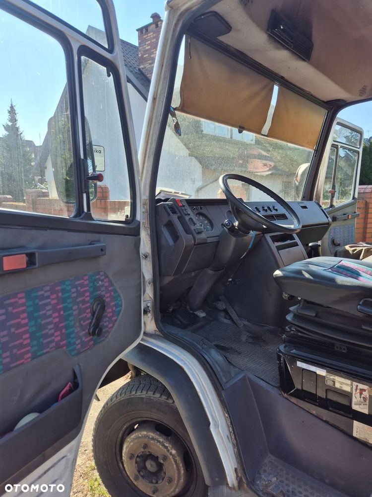 Mercedes-Benz 609 - 7