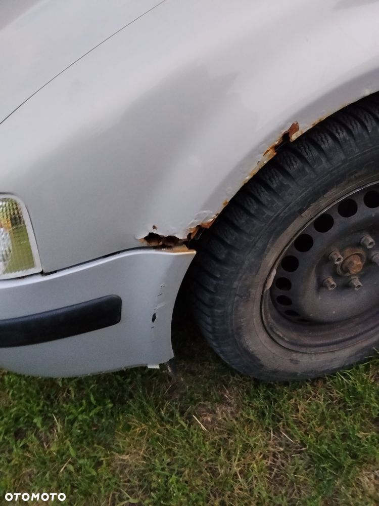Volkswagen Passat - 4