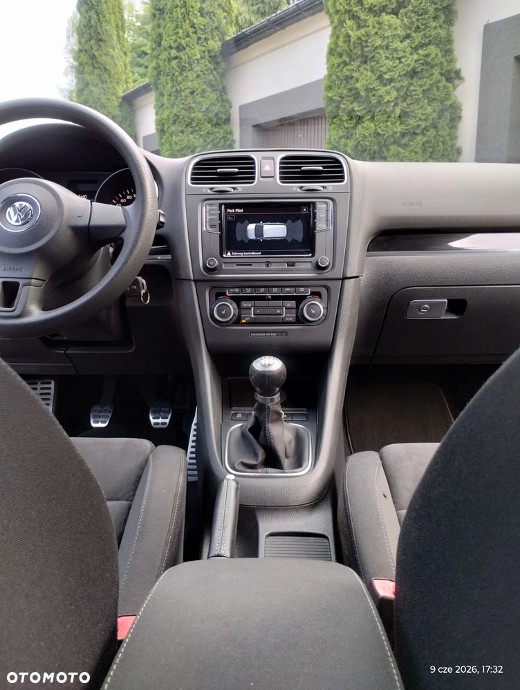 Volkswagen Golf - 34