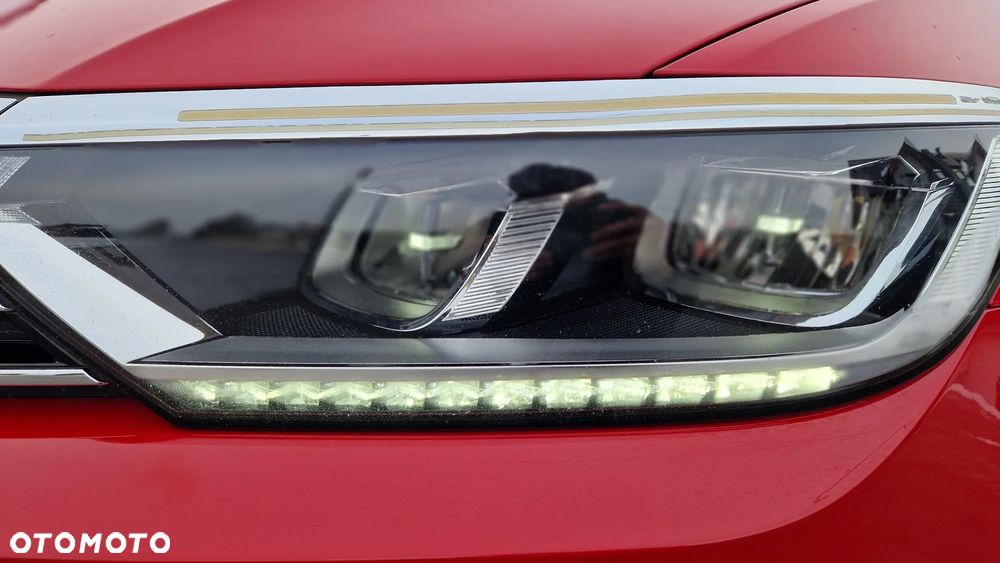 Volkswagen Passat - 11