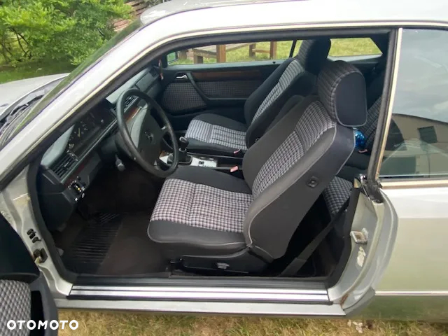 Mercedes-Benz W124 (1984-1993) - 9