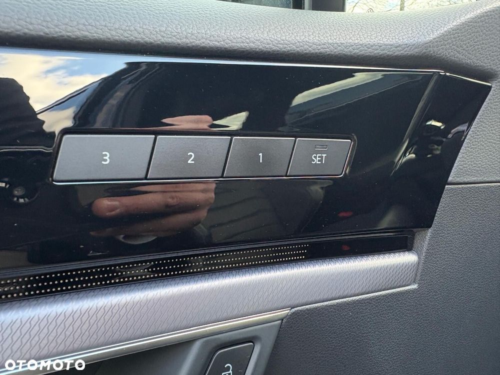 Volkswagen Touareg 3.0 V6 TDI SCR 4Mot R-Line - 29