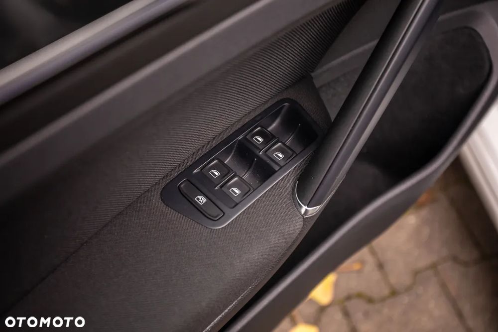 Volkswagen Golf 2.0 BlueTDI Cup - 24