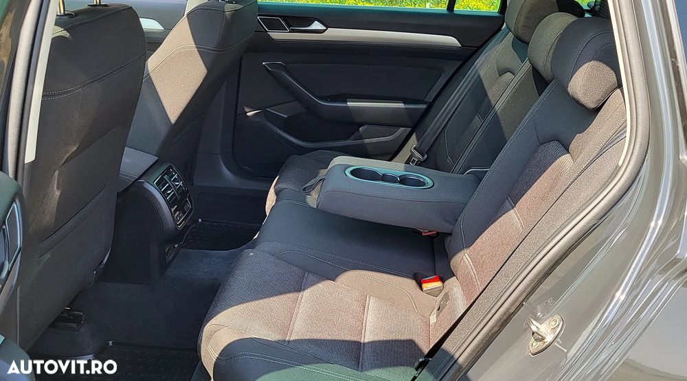 Volkswagen Passat - 24