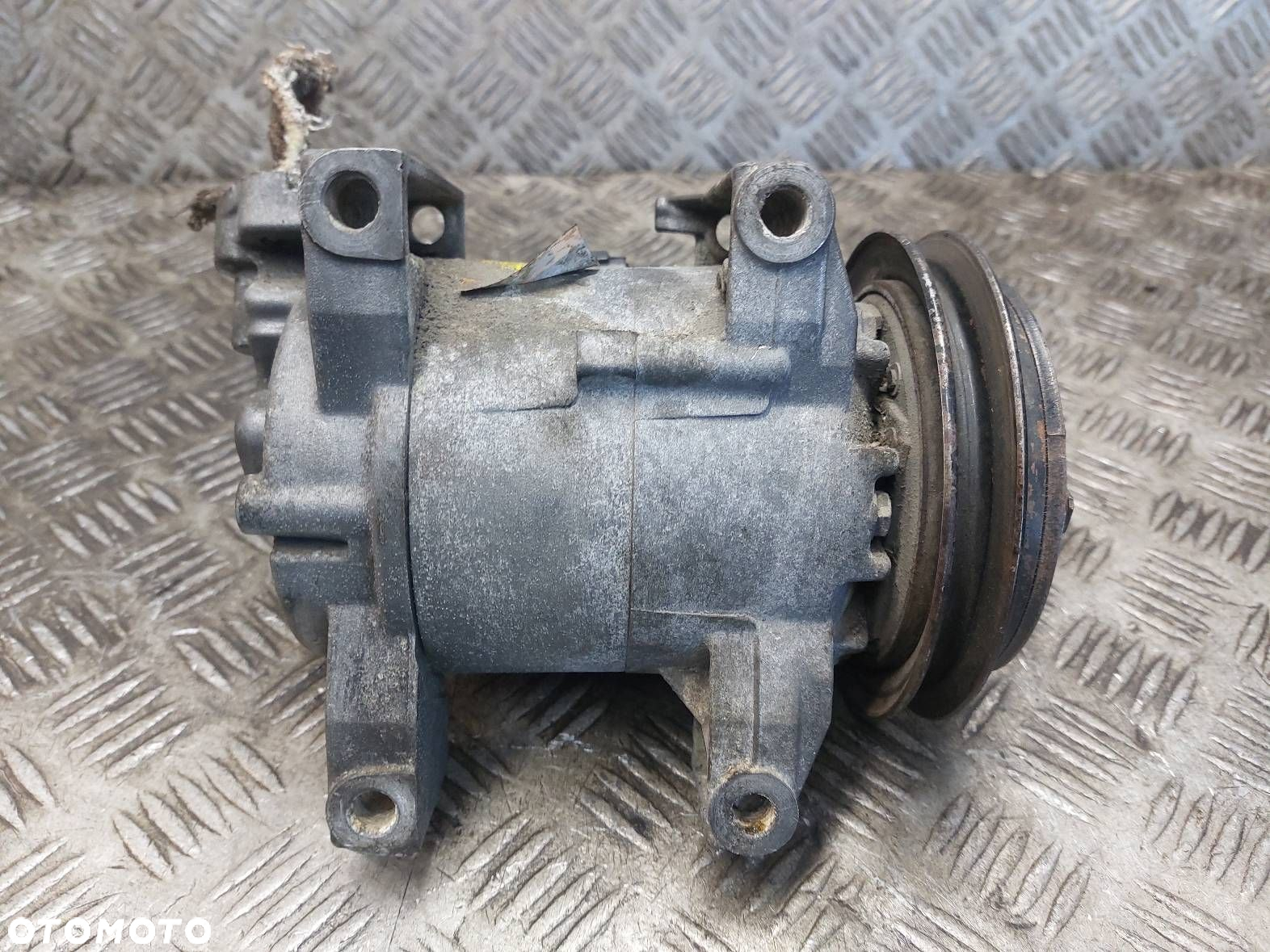 SPRĘŻARKA KLIMATYZACJI NISSAN PRIMERA P12 2.2 DI - 5