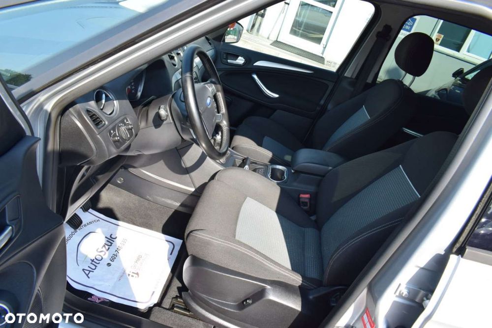 Ford S-Max - 19