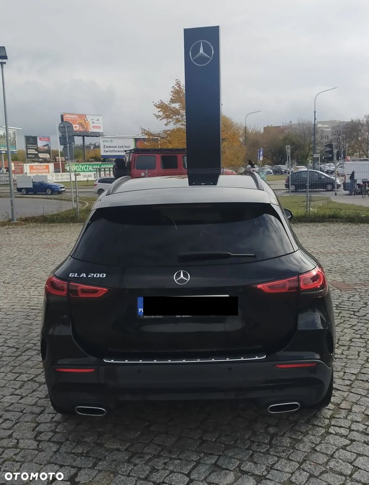 Mercedes-Benz GLA 200 Business Edition - 4