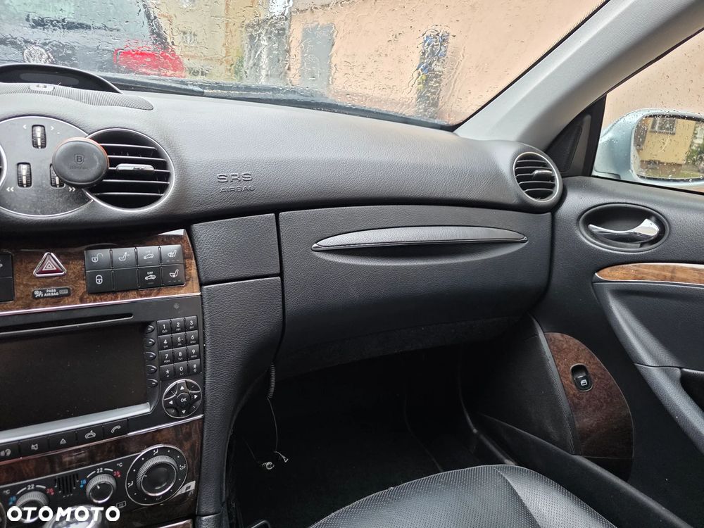 Mercedes-Benz CLK - 24