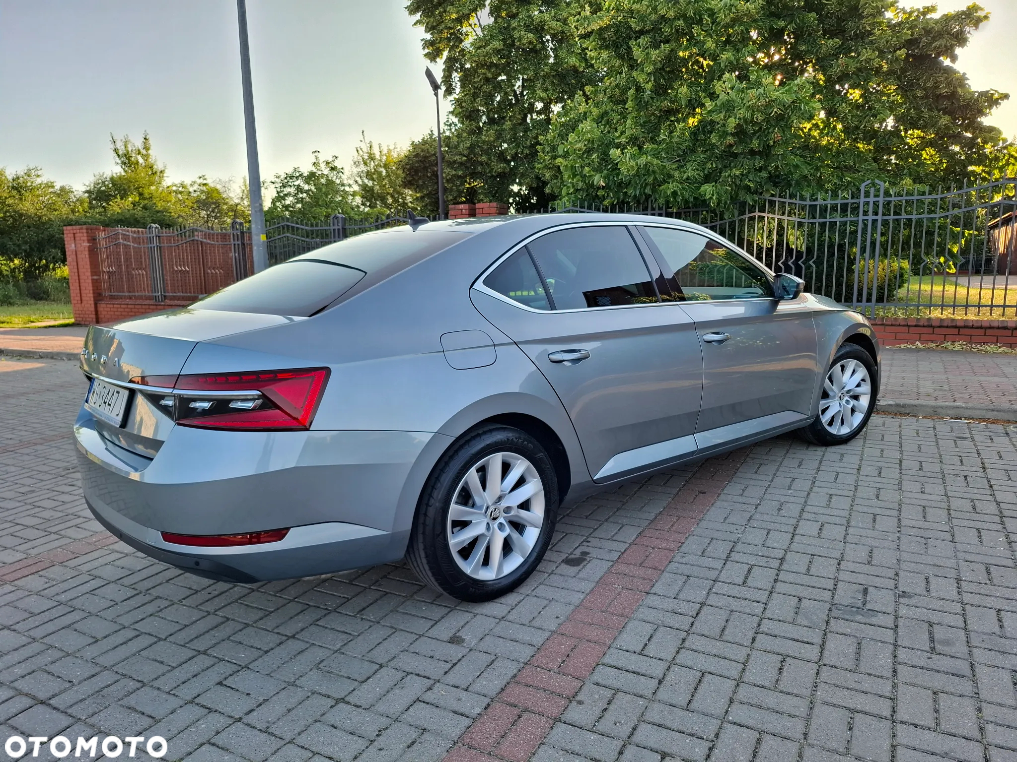 Skoda Superb 2.0 TSI Ambition DSG - 6