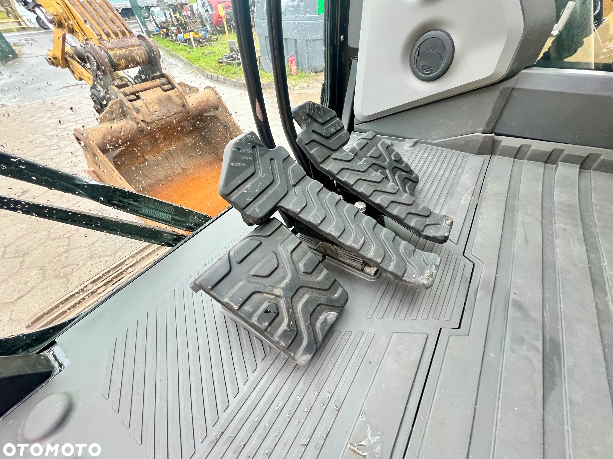 Caterpillar CAT 320 07A 5600h centralne smarowanie + webasto + kamera 360 + PÓŁAUTOMATYCZNY system Trimble 3D - sama kopie - 28