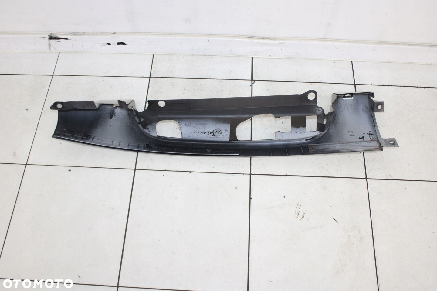 FIAT DOBLO I LIFT 04R- LISTWA RAMKA OSŁONA LAMPY PRAWA PRAWY TYŁ 647 - 4
