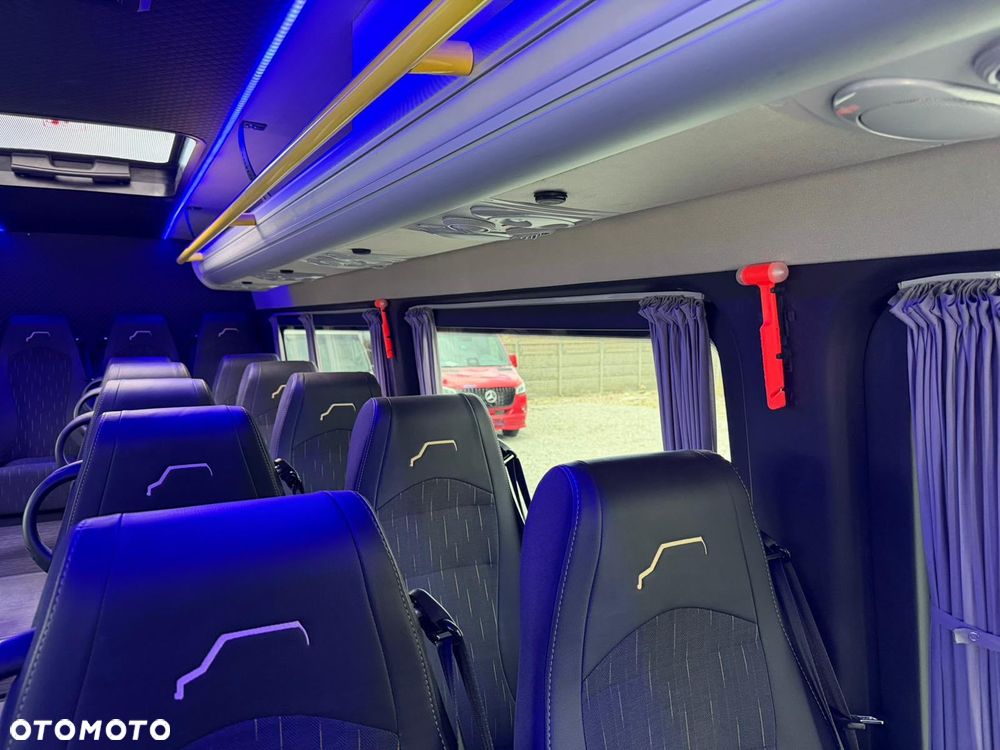 Mercedes-Benz Sprinter 519 - 20